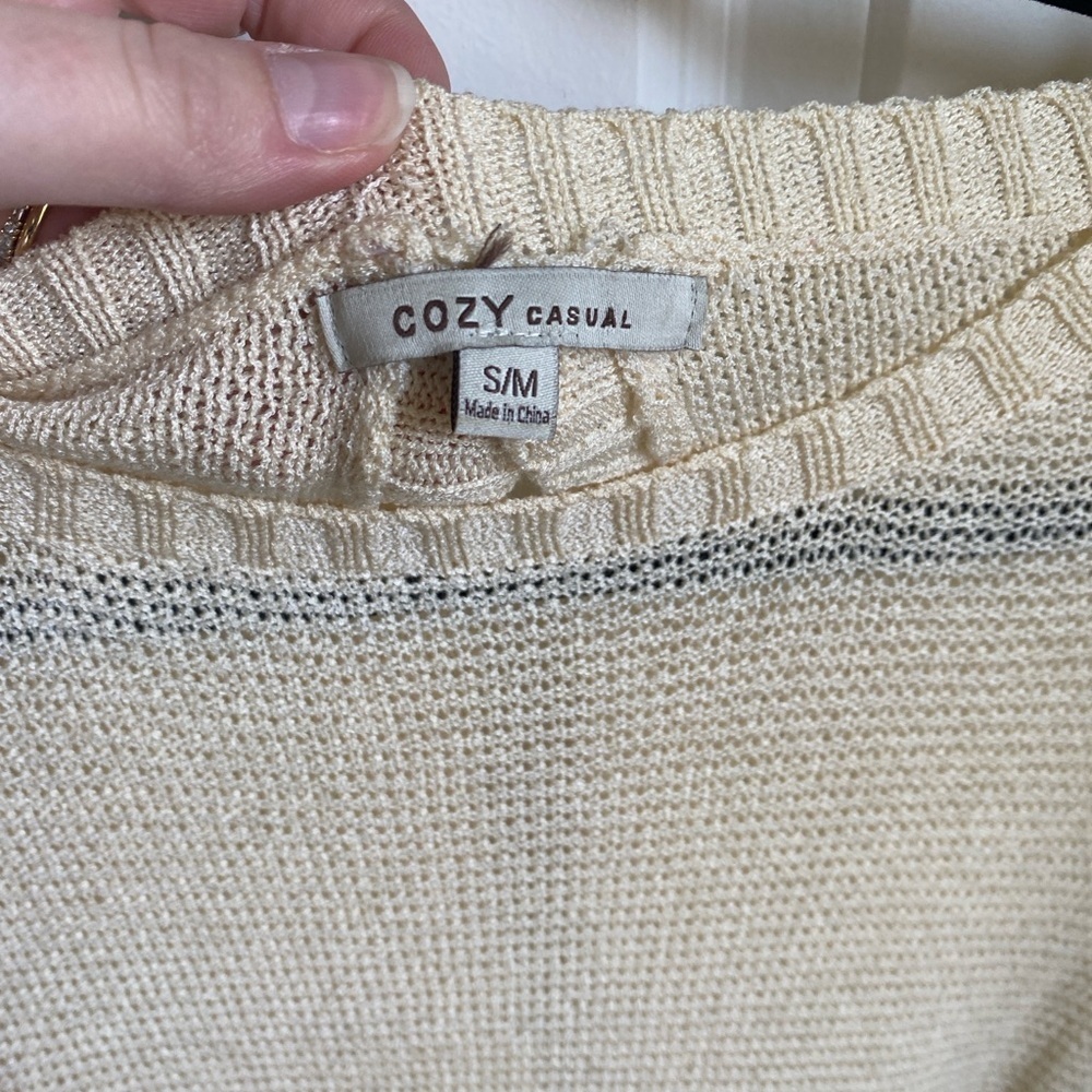 Cozy Casual Lightweight Summer Sweater Open Back Women’s S/M Beachy Vacation - Picture 2 of 4